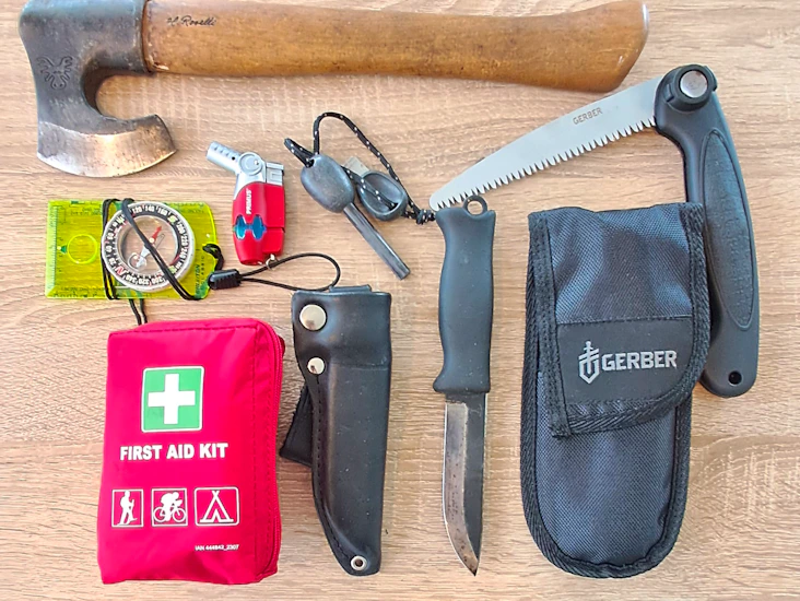 Tulistelu/bushcraft retkeilytarvikkeet starter kit