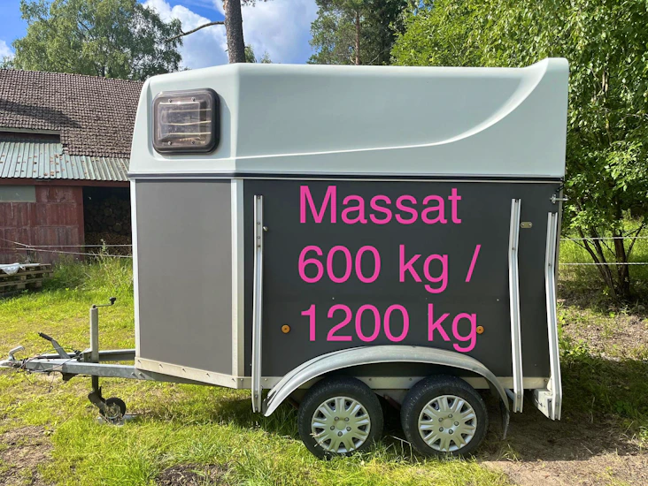 Yhden hevosen traileri (600kg/1200kg)