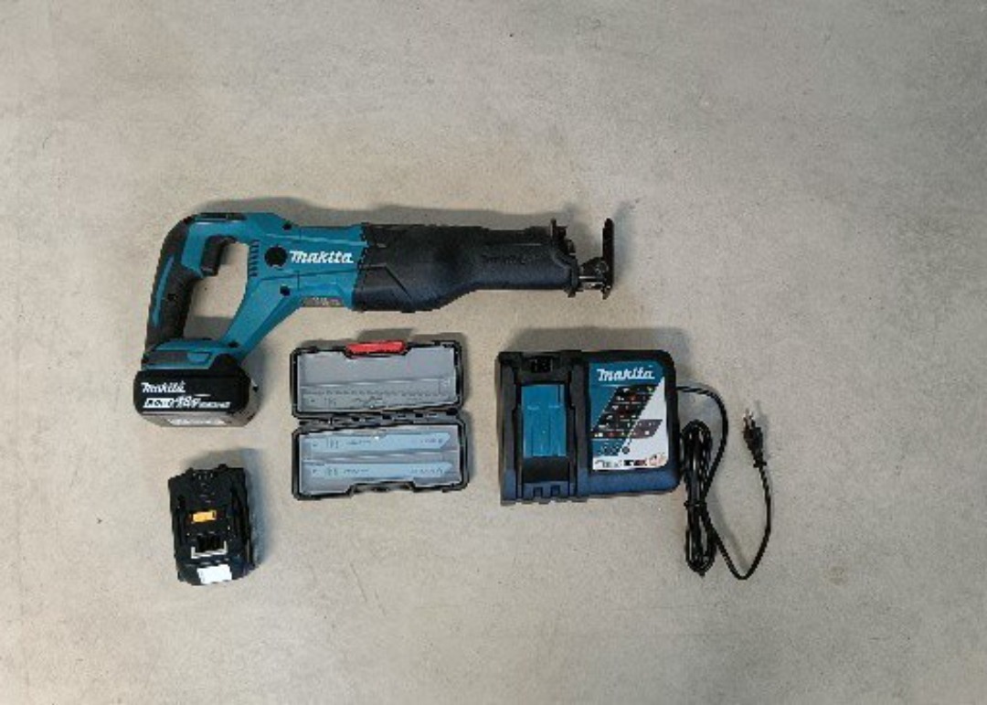 Makita bajonettsag 18v