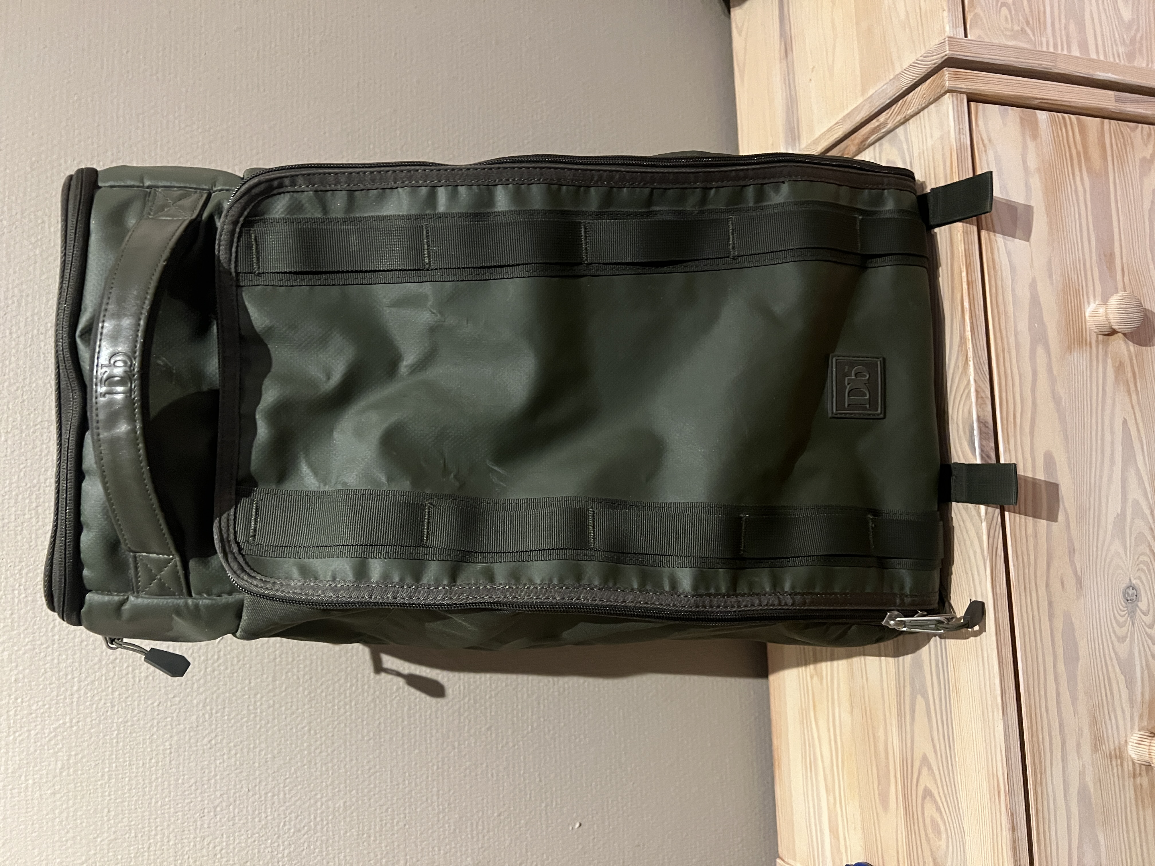 Douchebag hugger 30l
