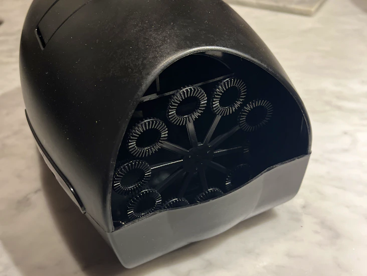 Batteridriven såpbubbelmaskin med vätska