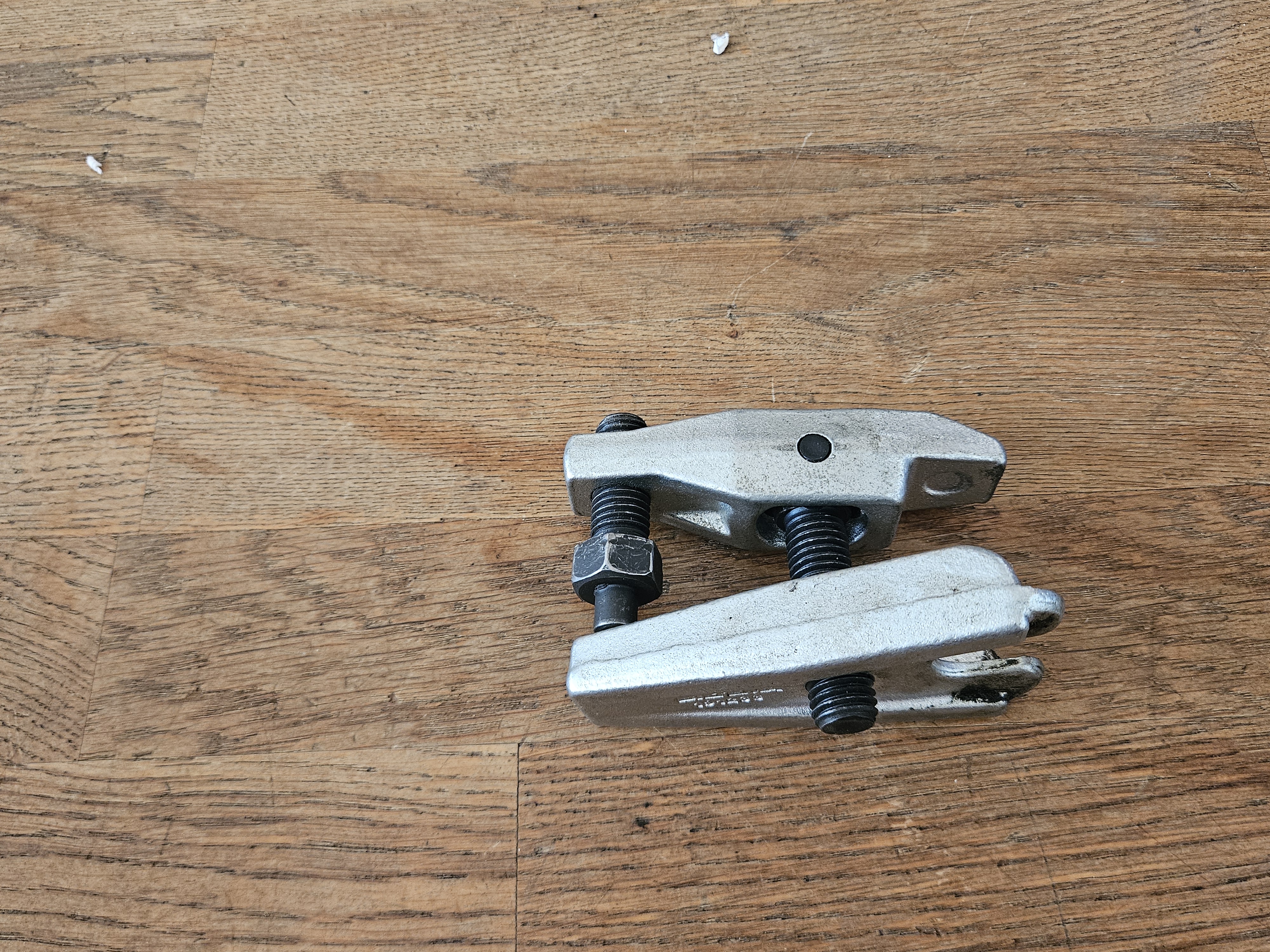 Styrledsavdragare / kulledsavdragare – uthyres