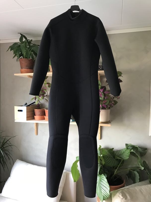 Våtdräkt 3 mm för man, storlek m, nyskick!