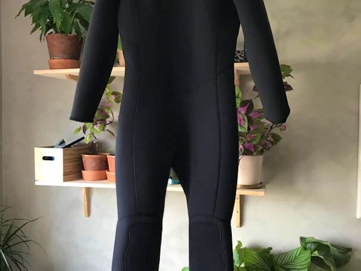 Våtdräkt 3 mm för man, storlek m, nyskick!