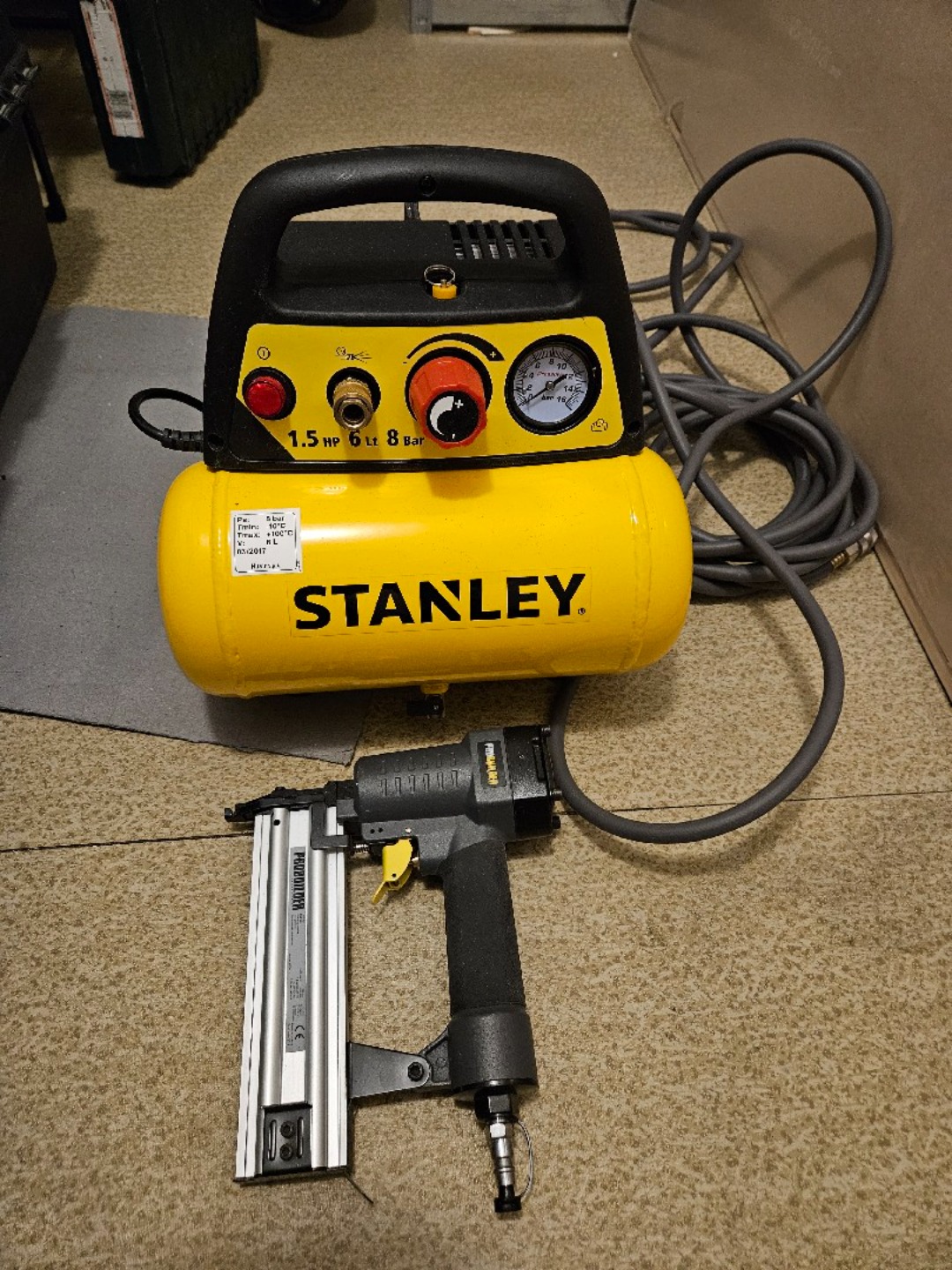 Stanley kompressor med dykkertpistol