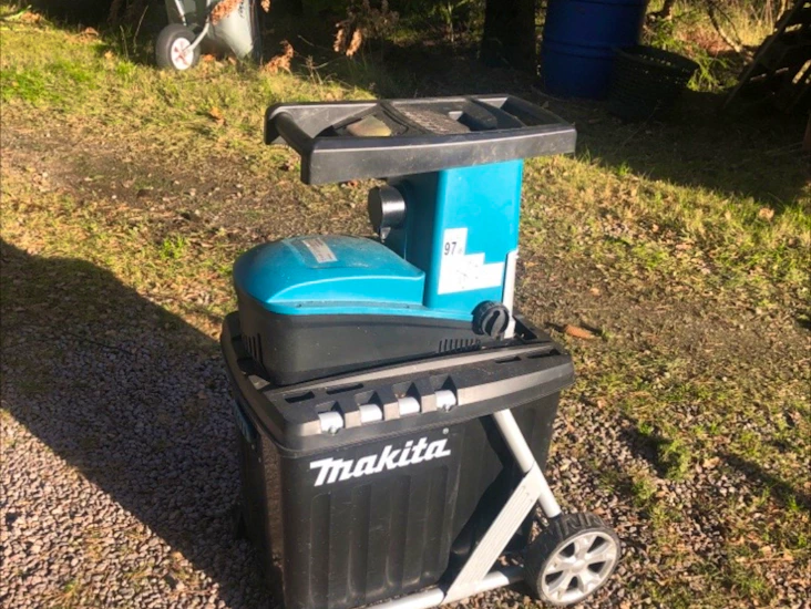 Makita kvist/kompost kvarn