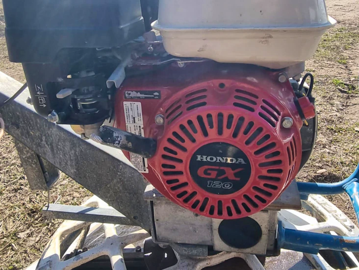 Betongglättare / rotorglättare uthyres – proffsig finish på din betong!