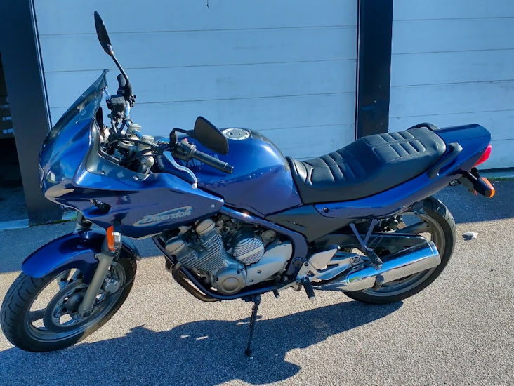 Välvårdad yamaha xj600 s/n