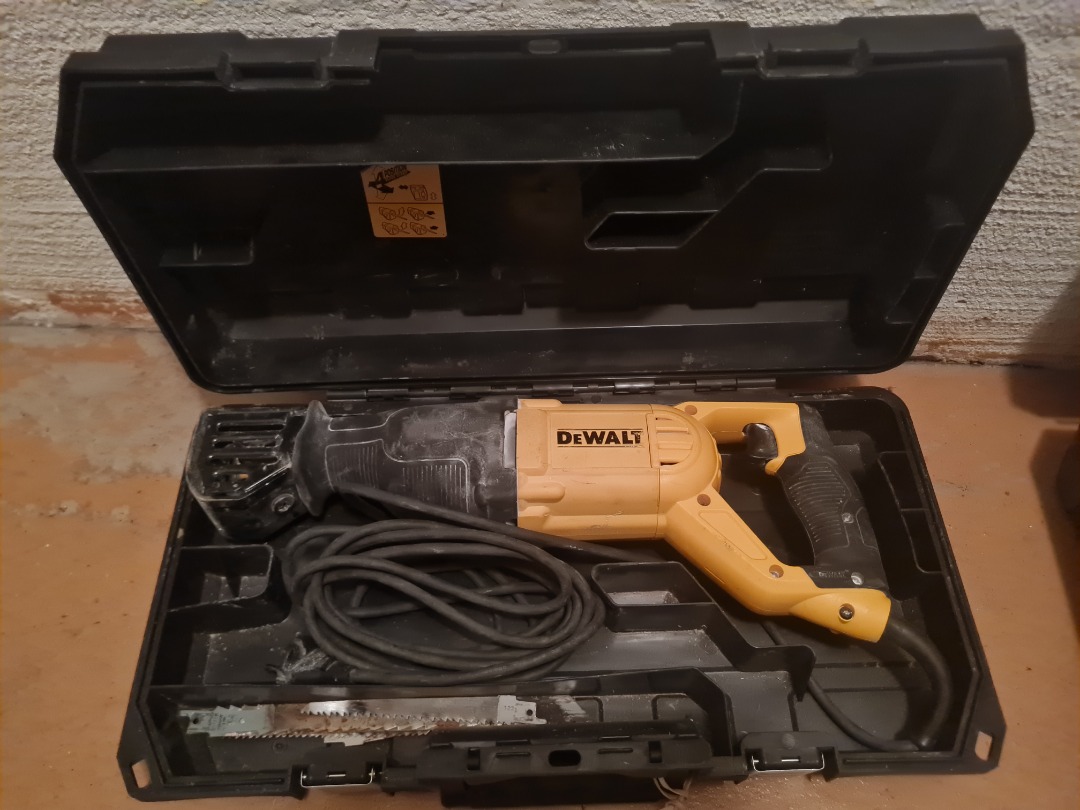 Tigersåg dewalt dwe 305 pk