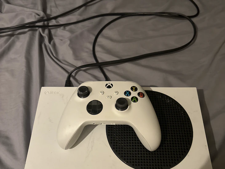 Xbox series s with controller