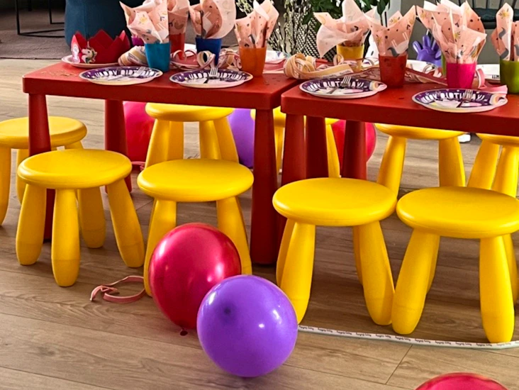 Krakker og bord til barnebursdag