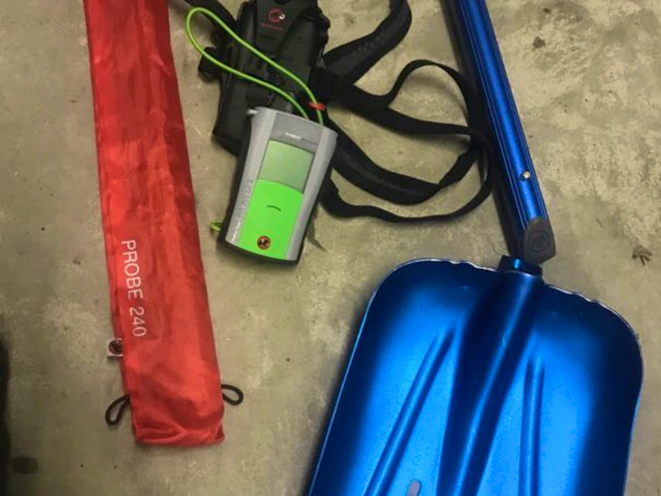 Lavinsändare sond och aluminium spade