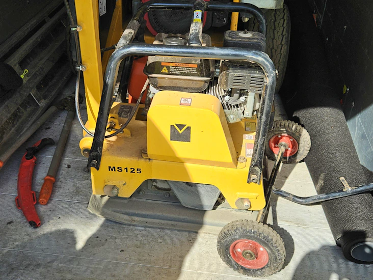 Masalta markvibrator 125 kg. fram- och bakåtgående.