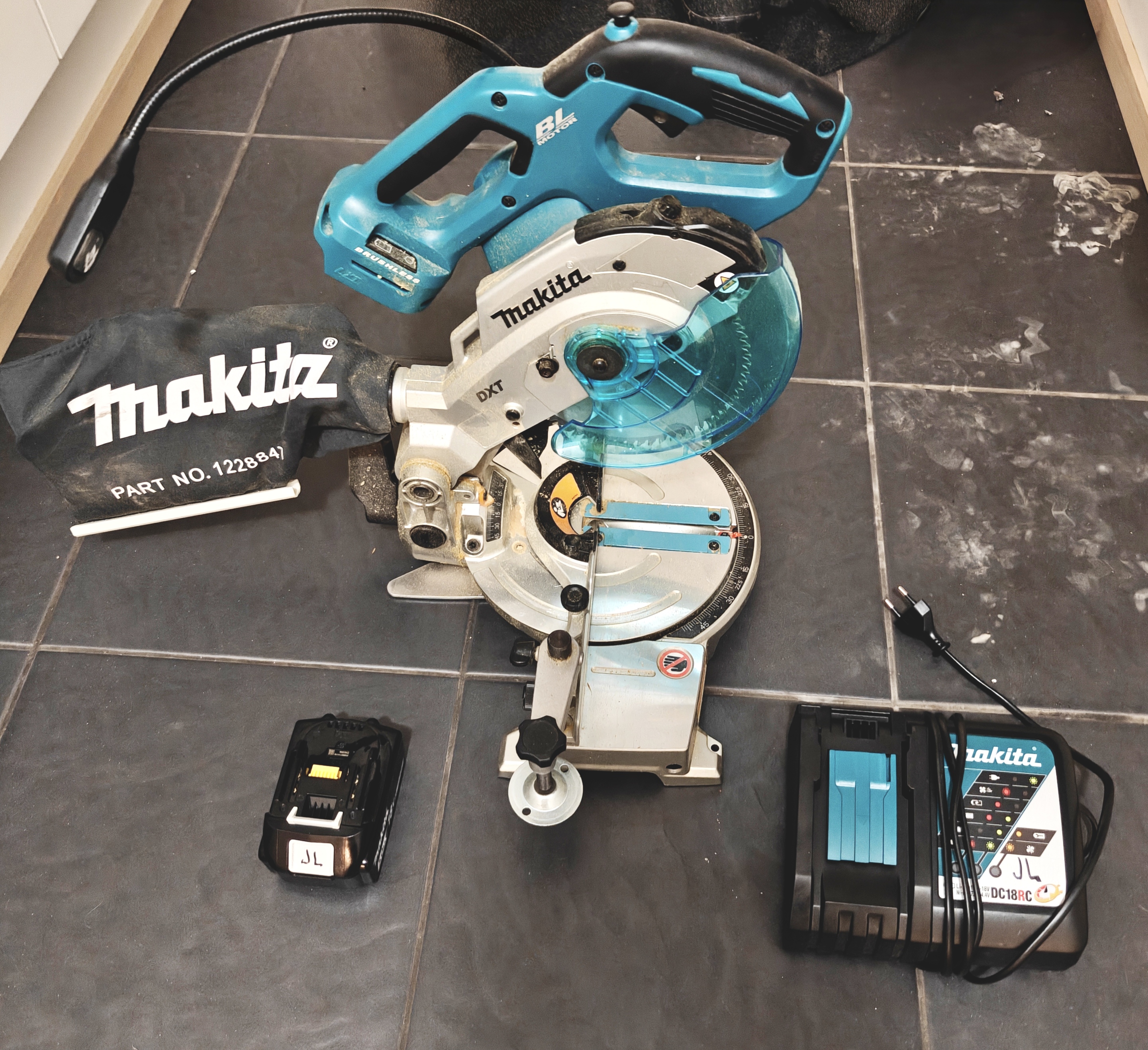 Makita dls600 akkujiirisaha