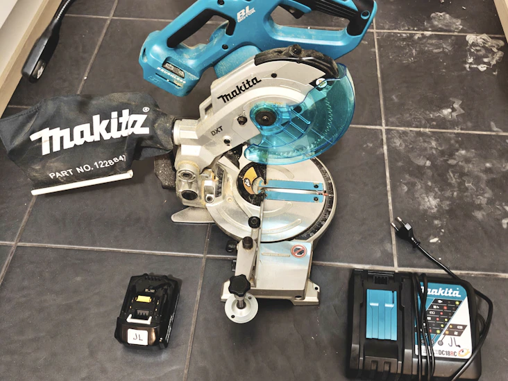 Makita dls600 akkujiirisaha