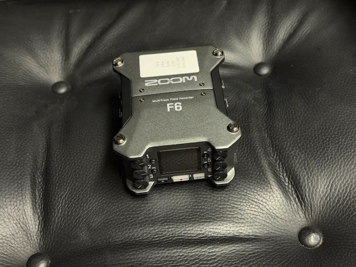 Zoom f6 -kenttätallennin, 32bit float + 128gb sandisk-muistikortti