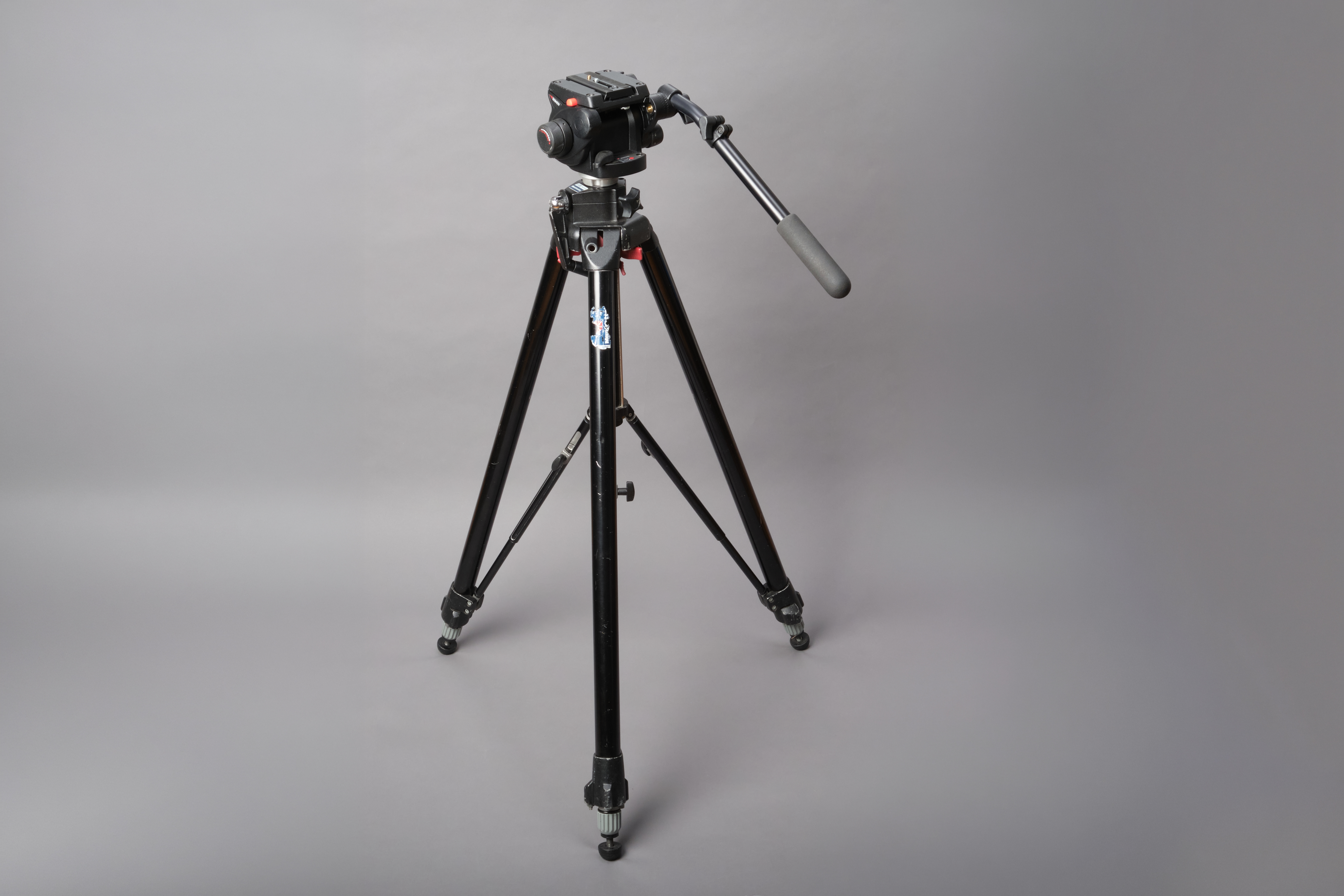 Manfrotto 058 tripod and manfrotto 503 hdd fluid head