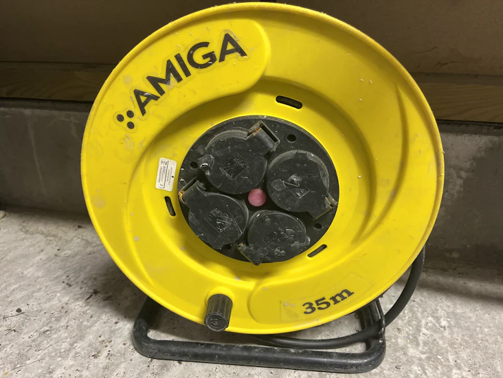Amiga kabeltrommel 4 uttak 35 m