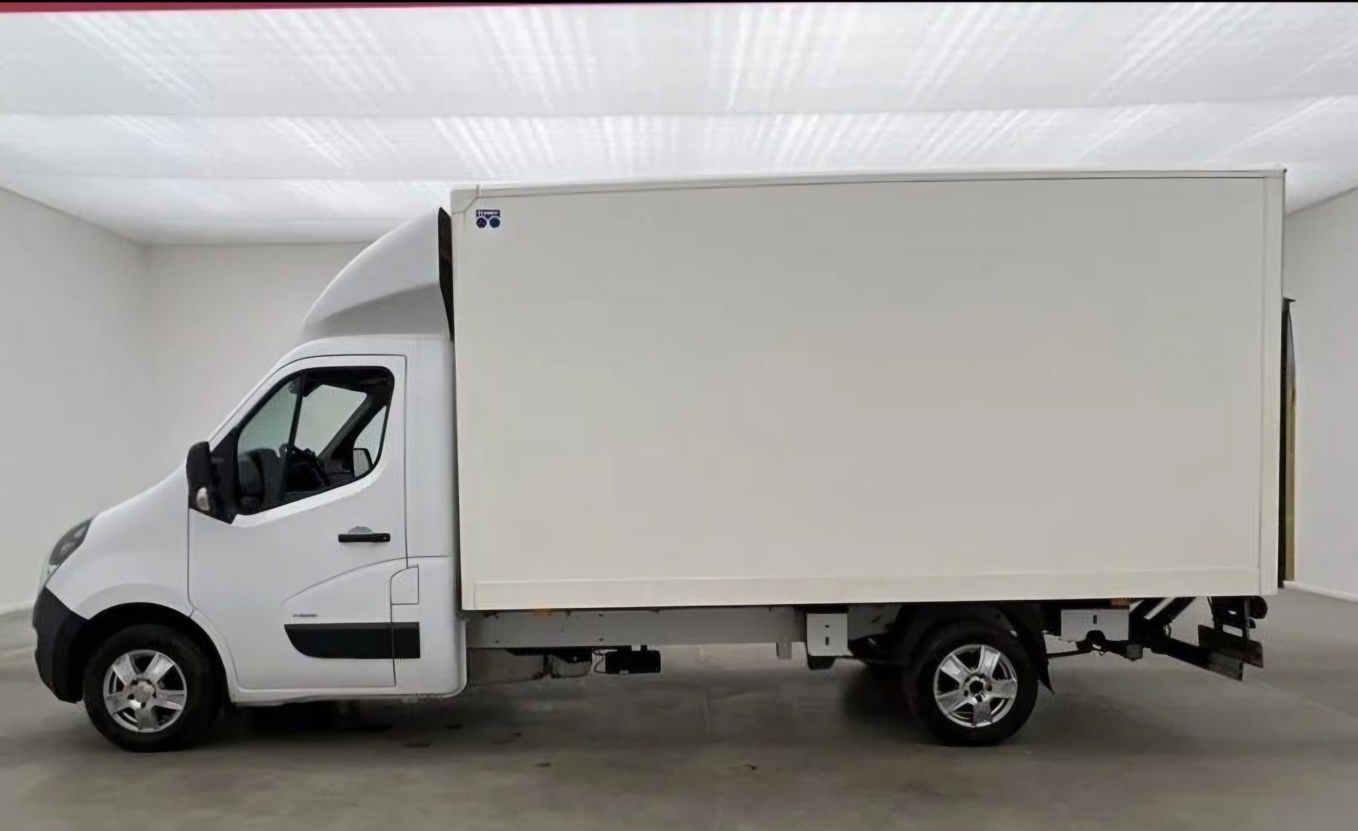 Lätt lastbil inkl 100km, automatväxellåda