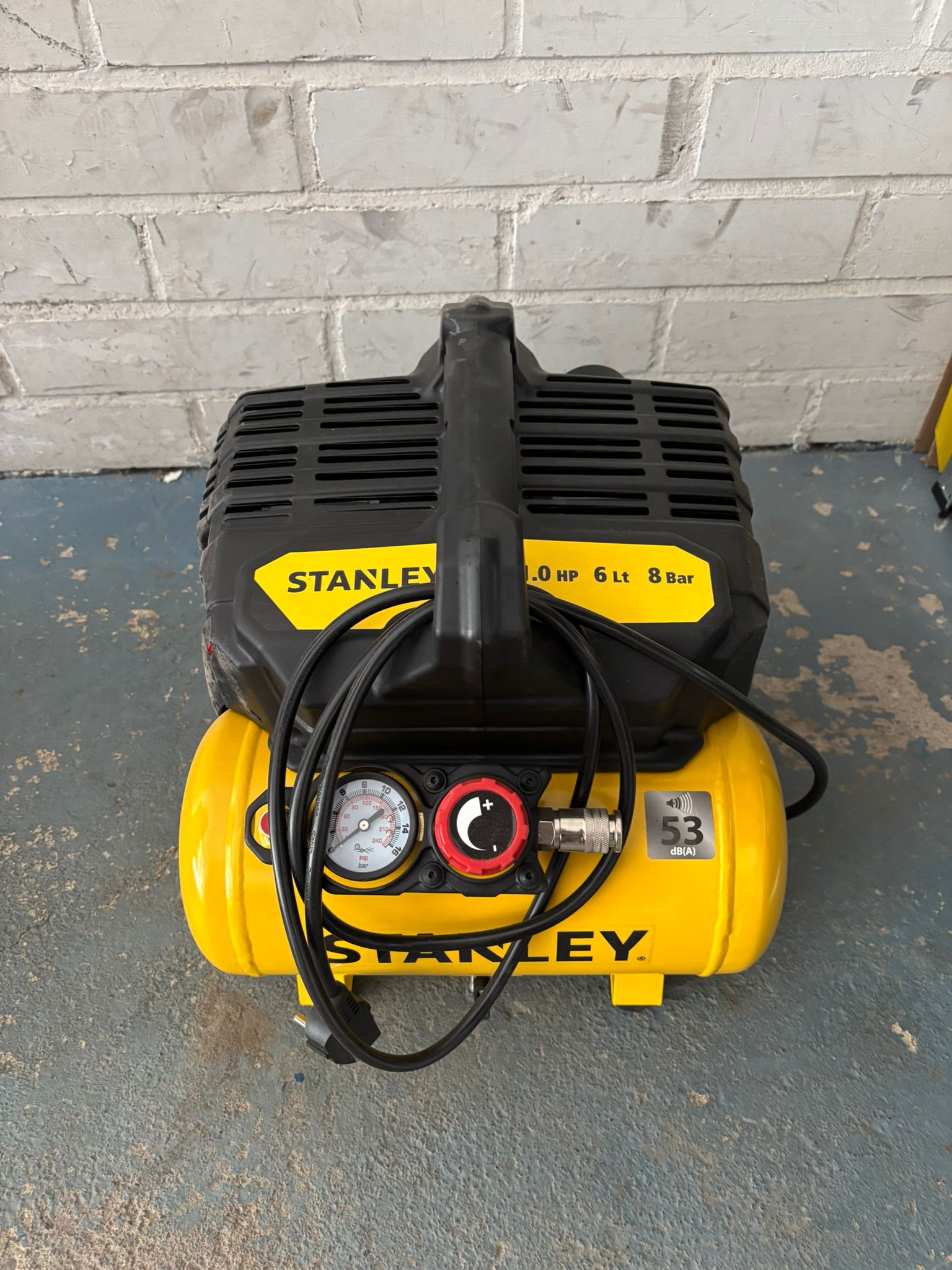 Paineilmakompressori - stanley siltek 100/8/6