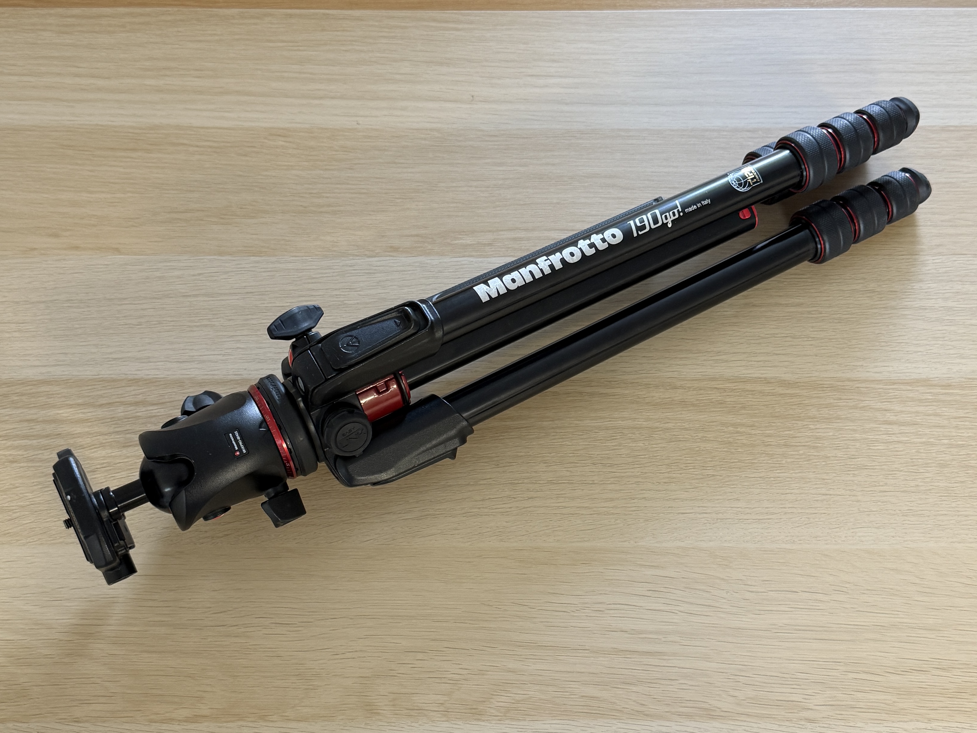 Manfrotto 190go! tripod + mhxpro-bhq2 ball head