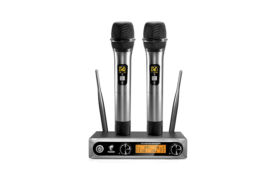 Twin wireless microphones + case
