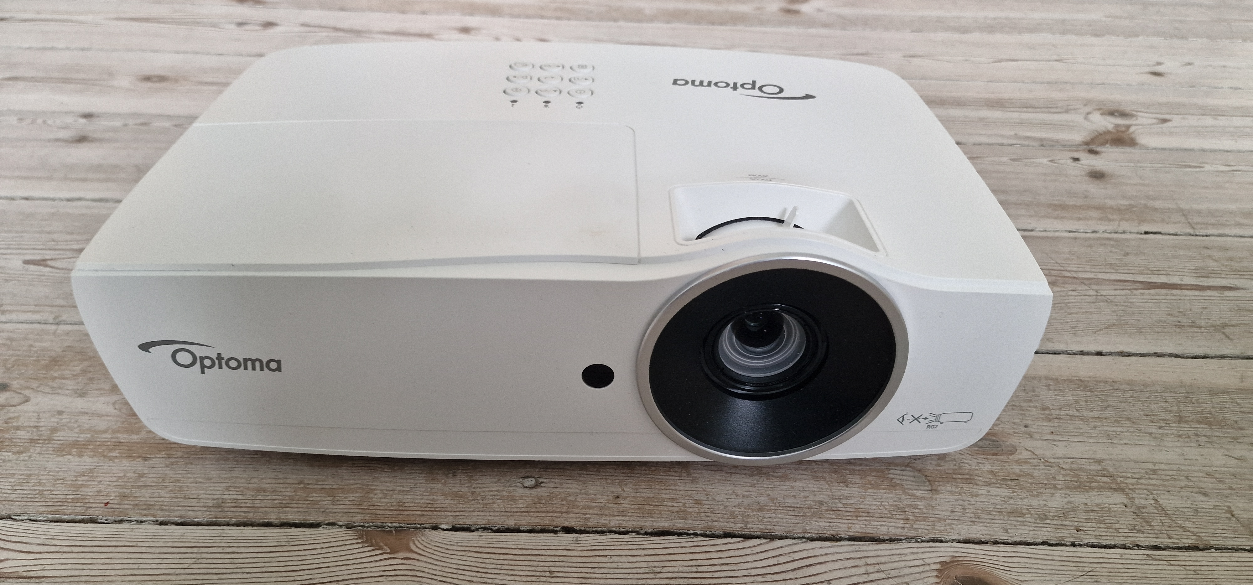 Kraftig full hd projektor (5000 lumens)