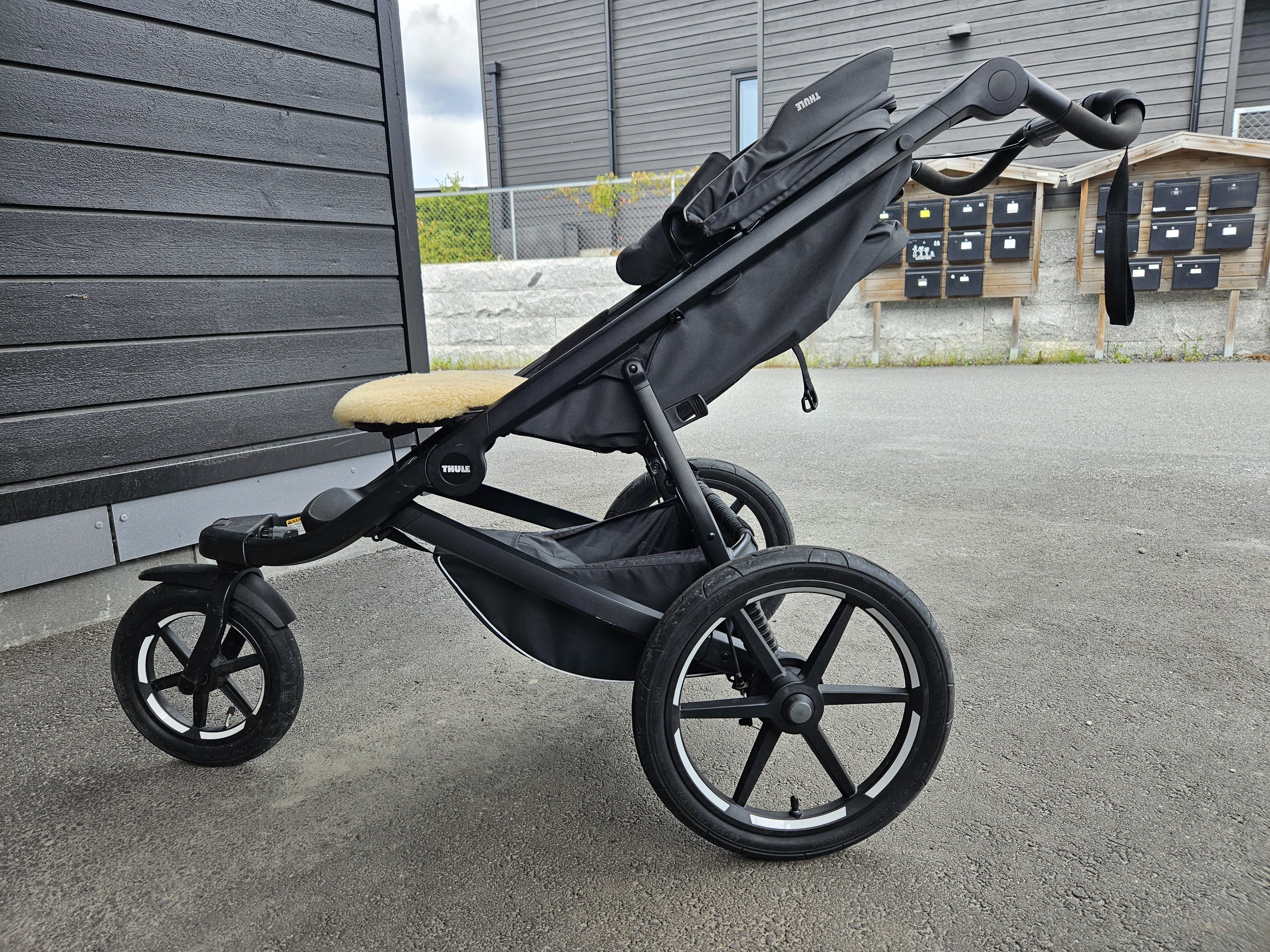 Ett år gammel thule urban glide 3 