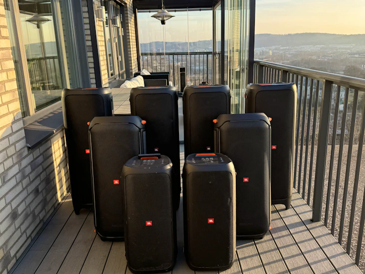 2st jbl partybox 710 uthyres inklusive 2 mikrofoner