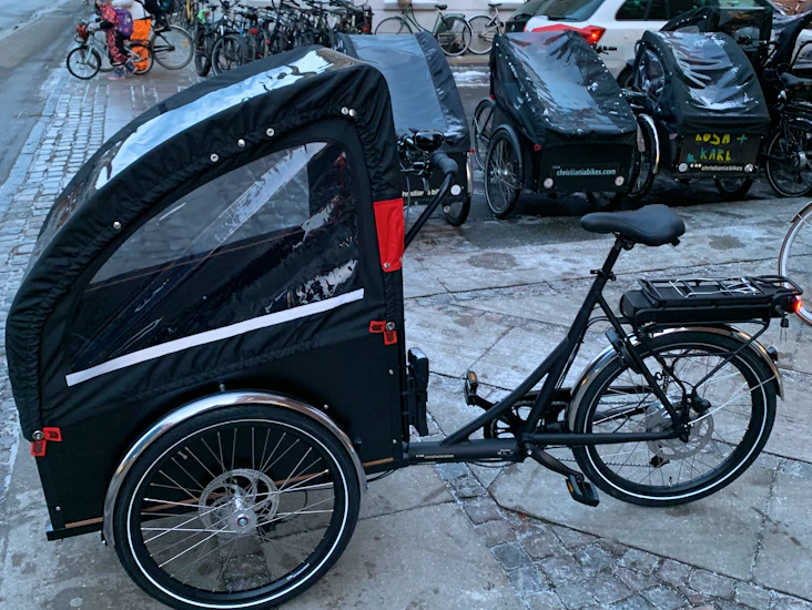 Electric cargo bike - christiania