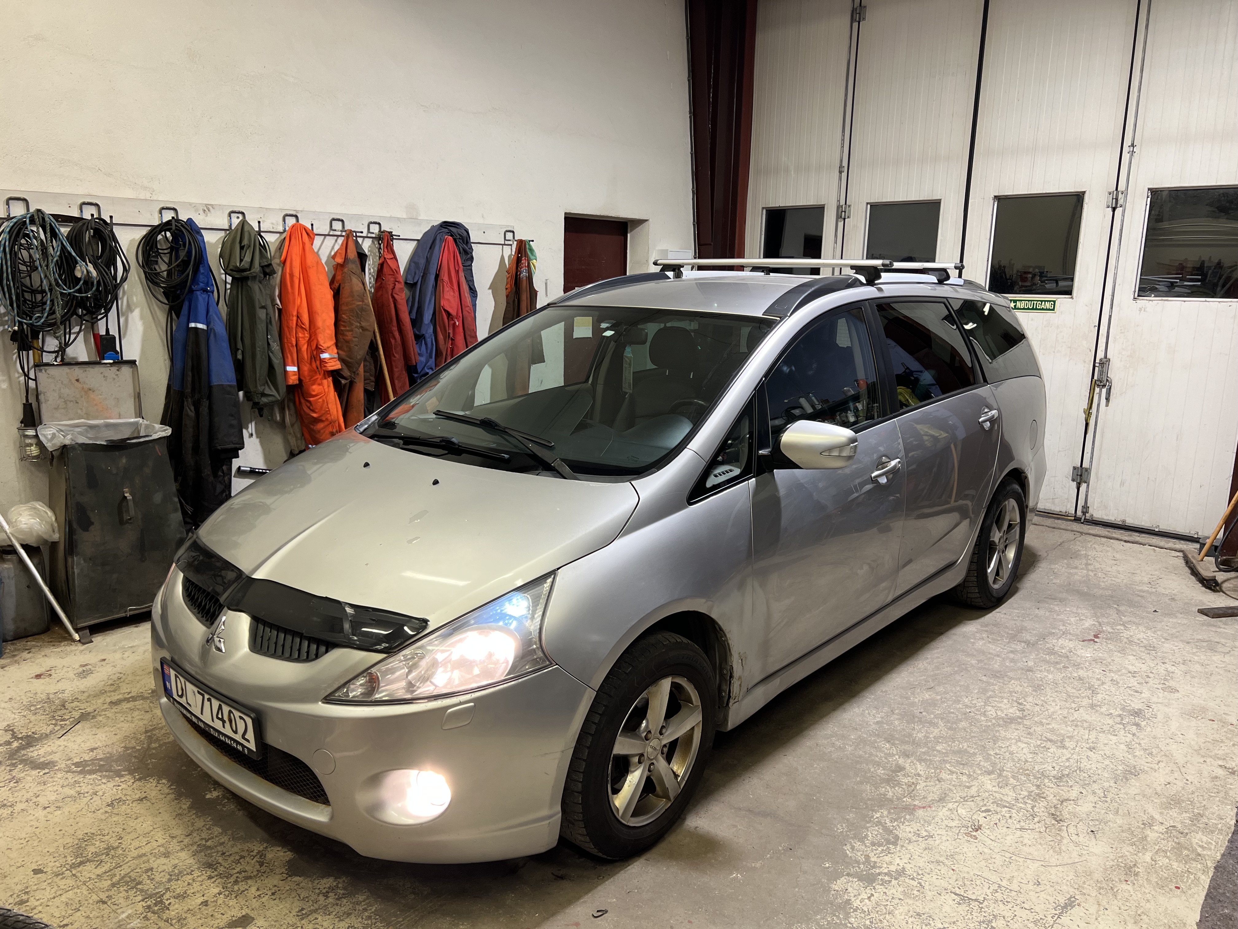 Mitsubishi grandus 7 seter familie bil