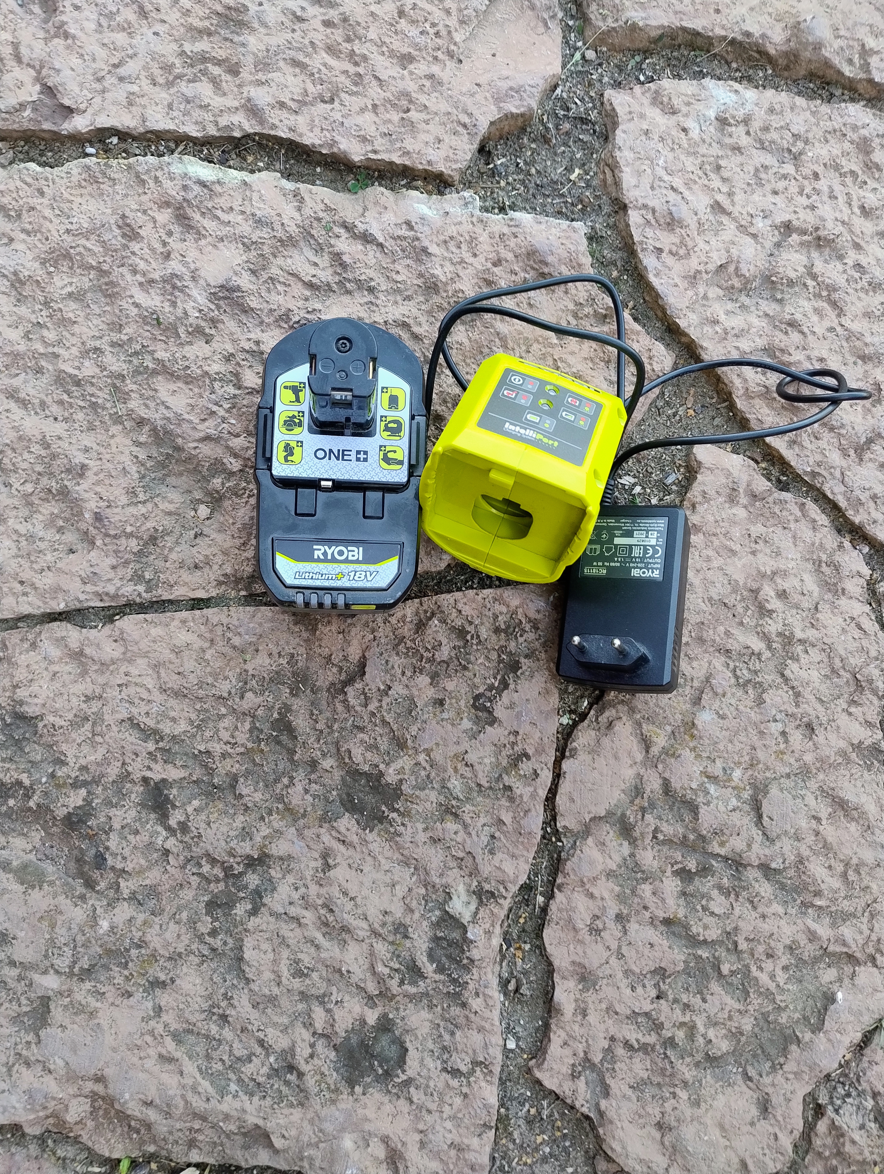 Ryobi 18v batteri & laddare