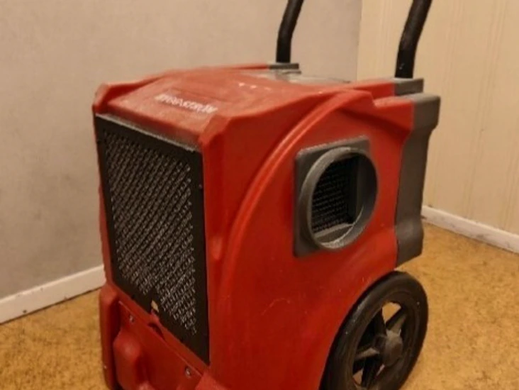 Utleie stor, kraftig byggtørker/avfukter.