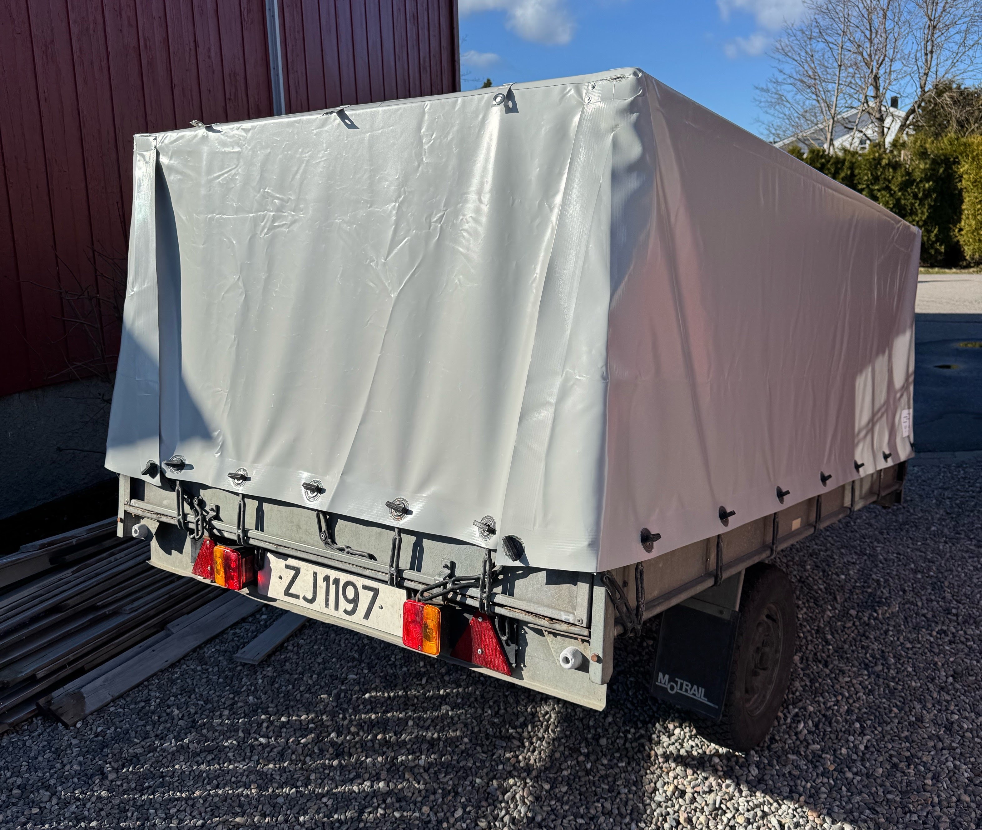 Tilhenger med kapell og brems