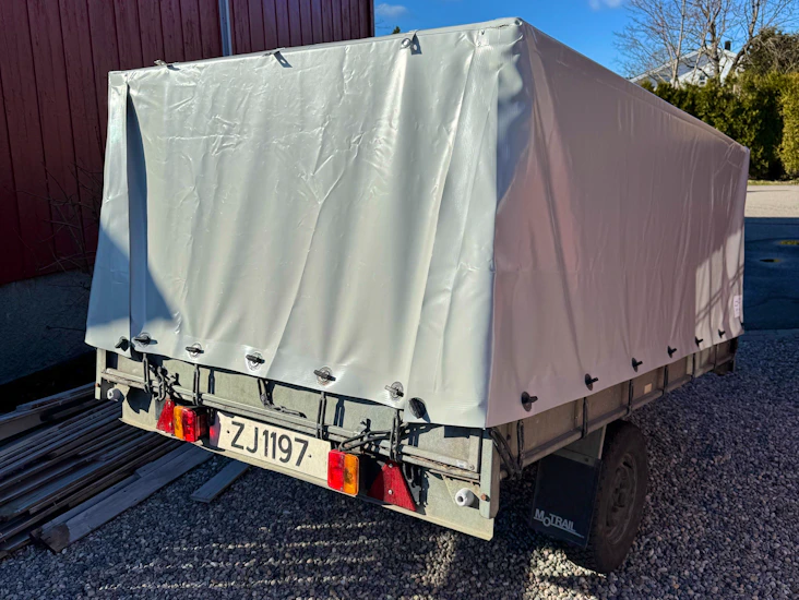 Tilhenger med kapell og brems