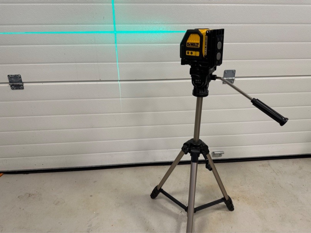 Dewalt krysslaser (grønn)