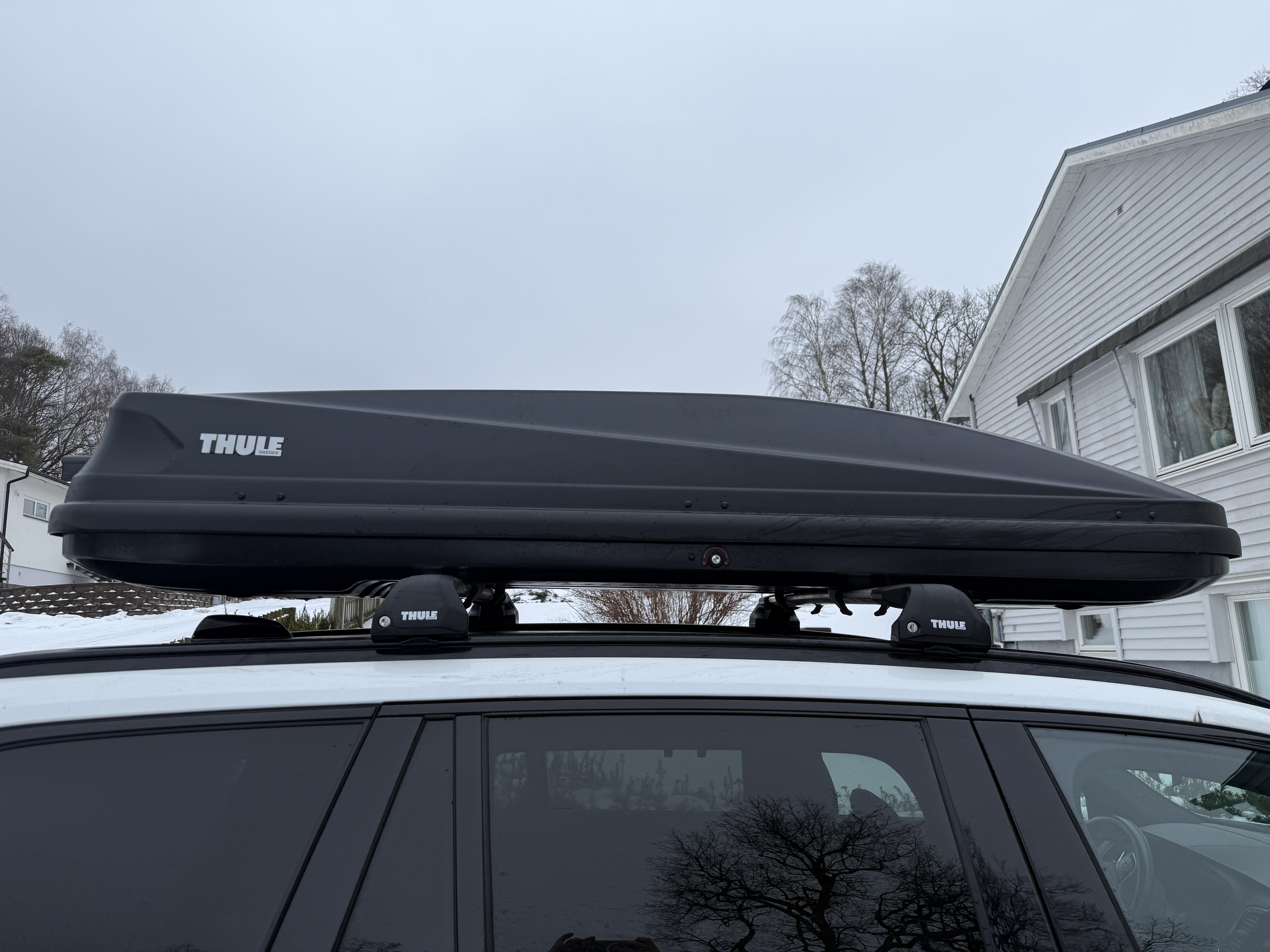 Thule - takbox med räcke 