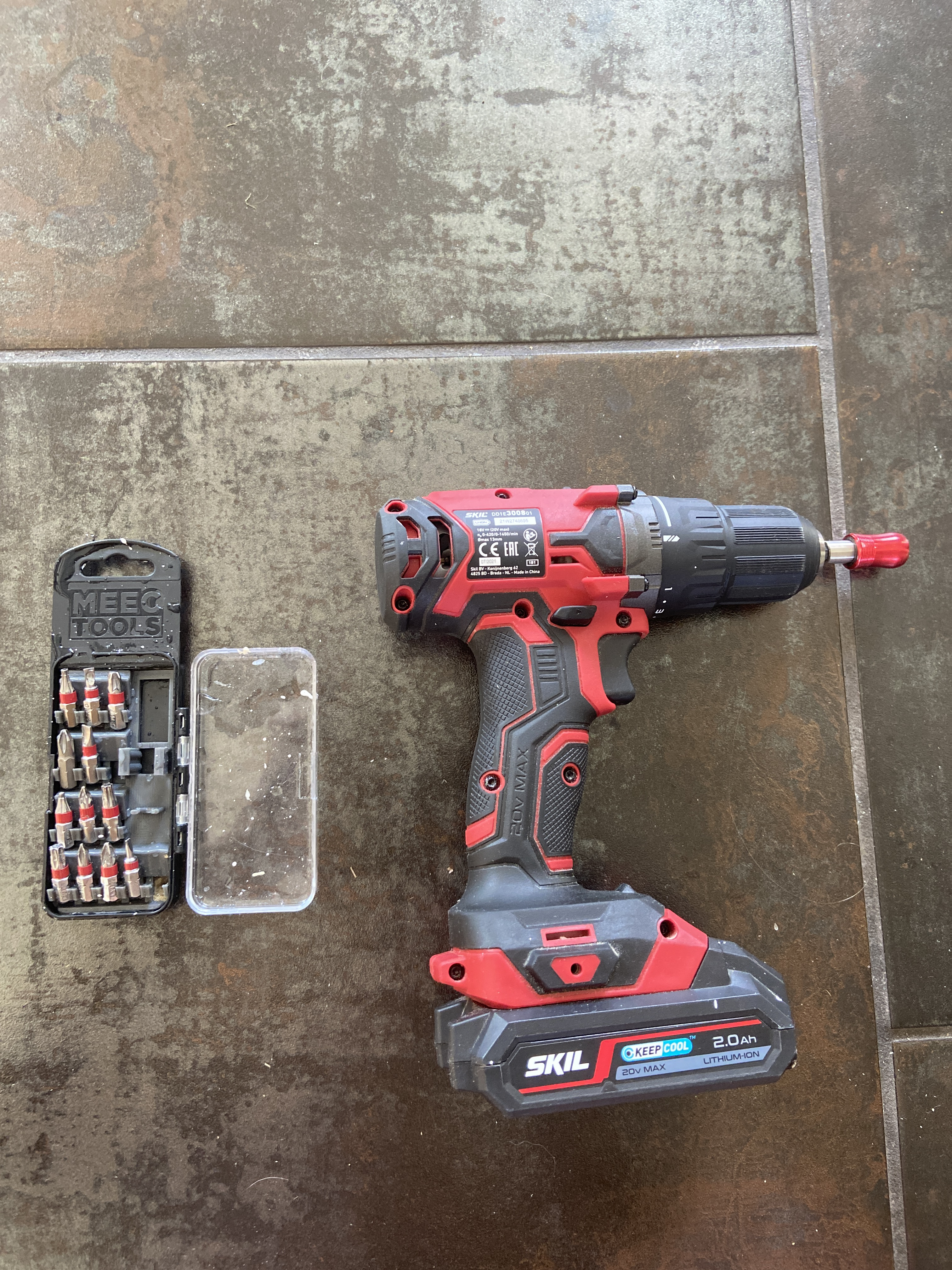 Sladdlös skruvmejsel