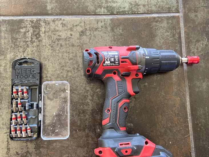 Sladdlös skruvmejsel