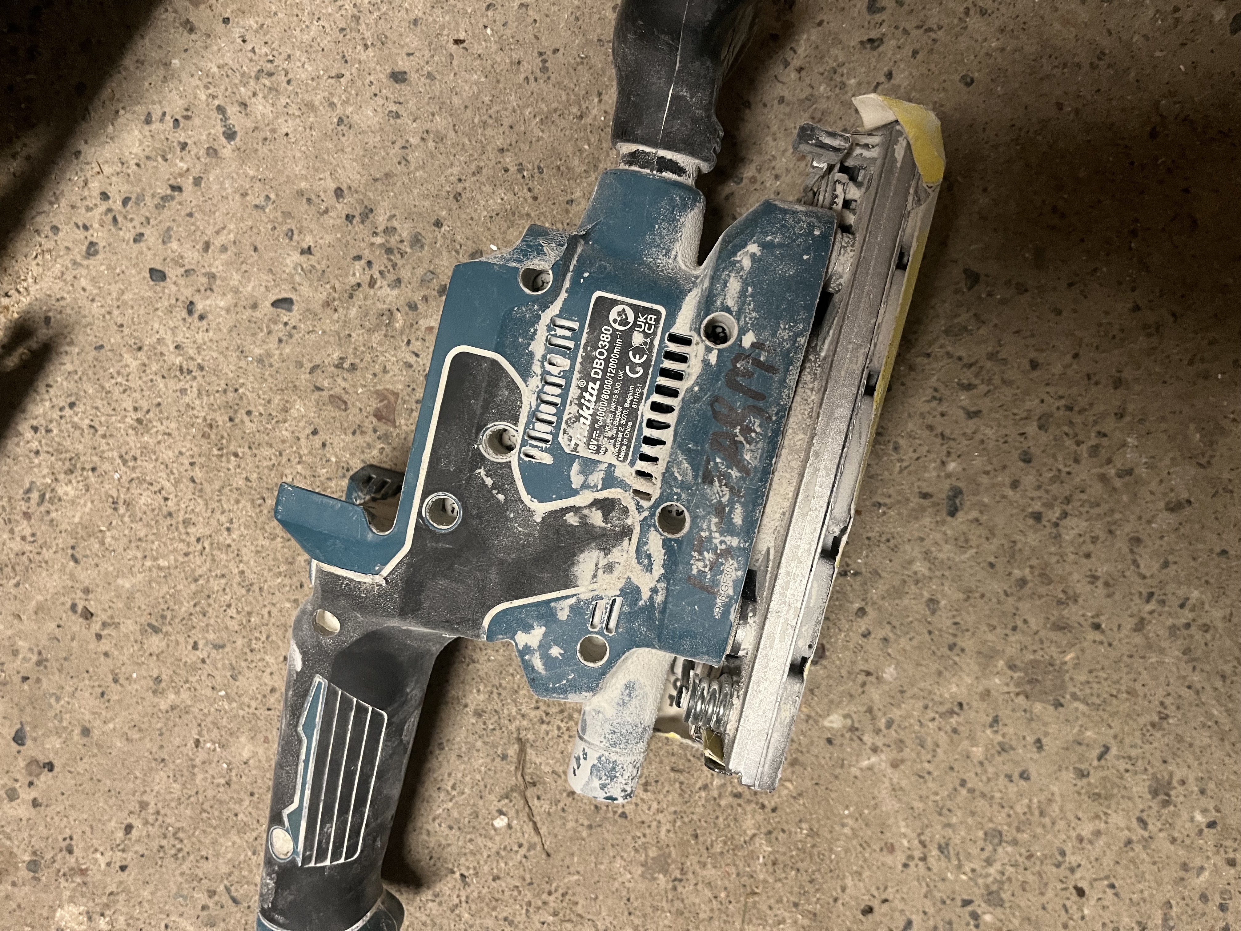 Makita akku hiomakone