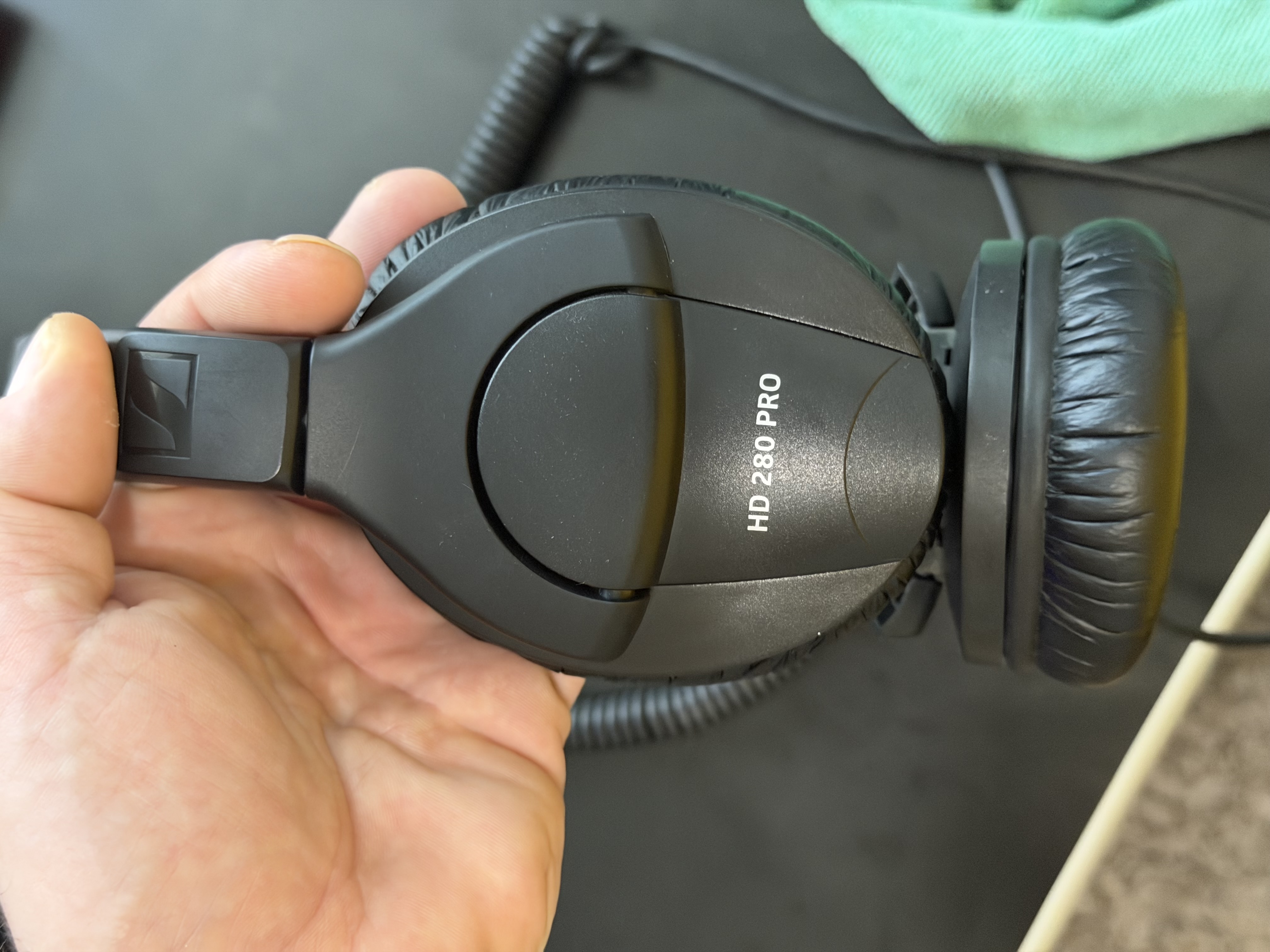 Sennheiser hd 280 pro studio headphones