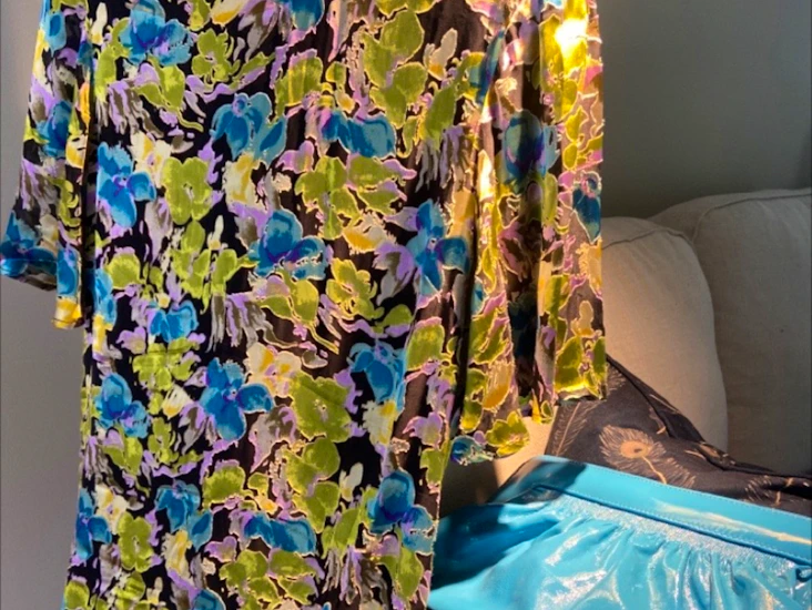 Gestuz kjole og veske