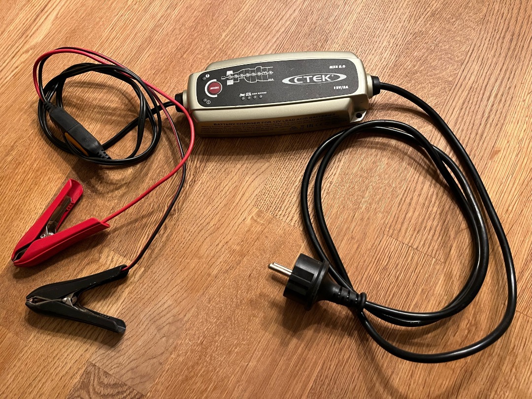 Batteriladdare 12v/5a