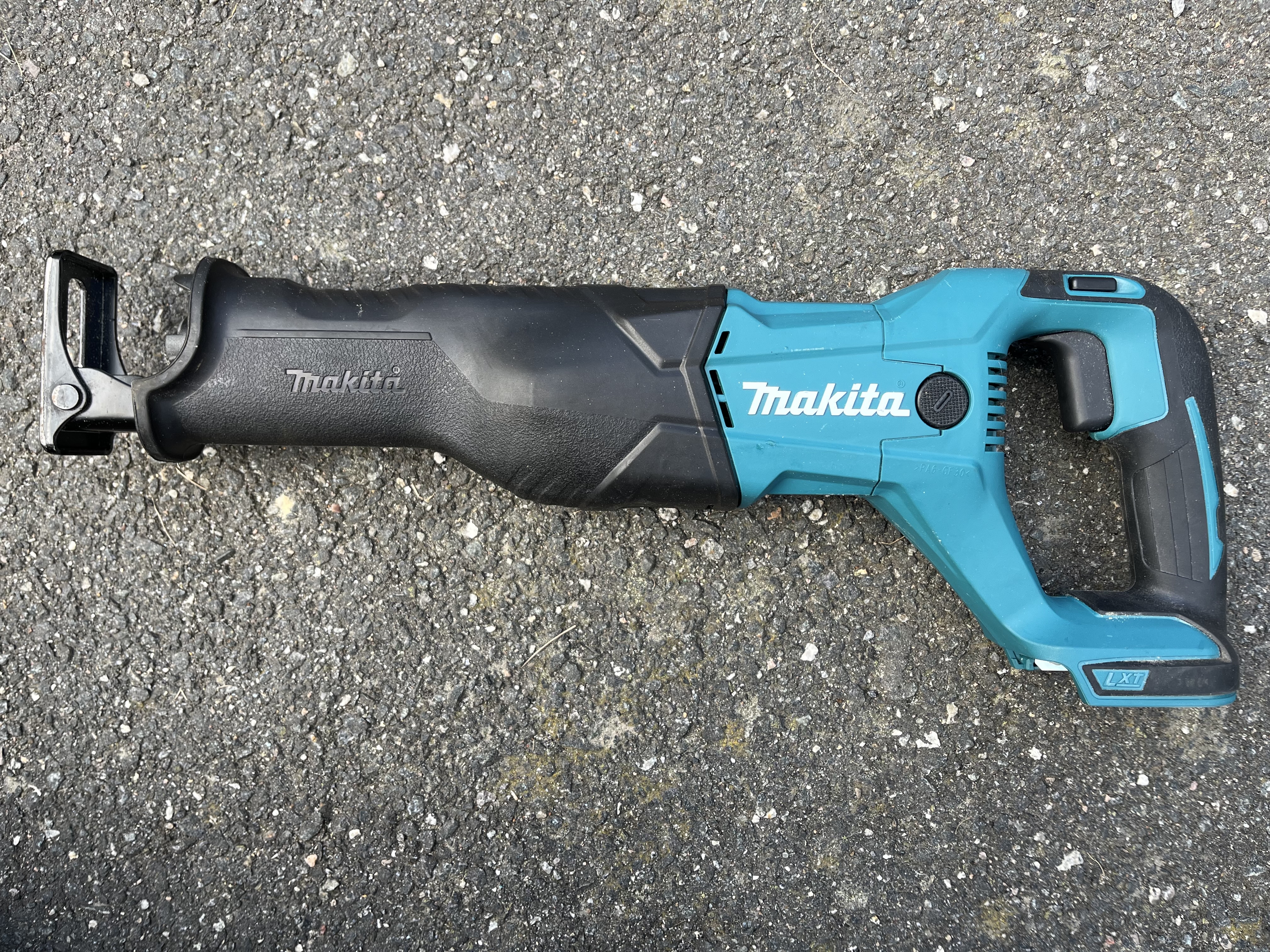 Makita bajonettsag 18v 