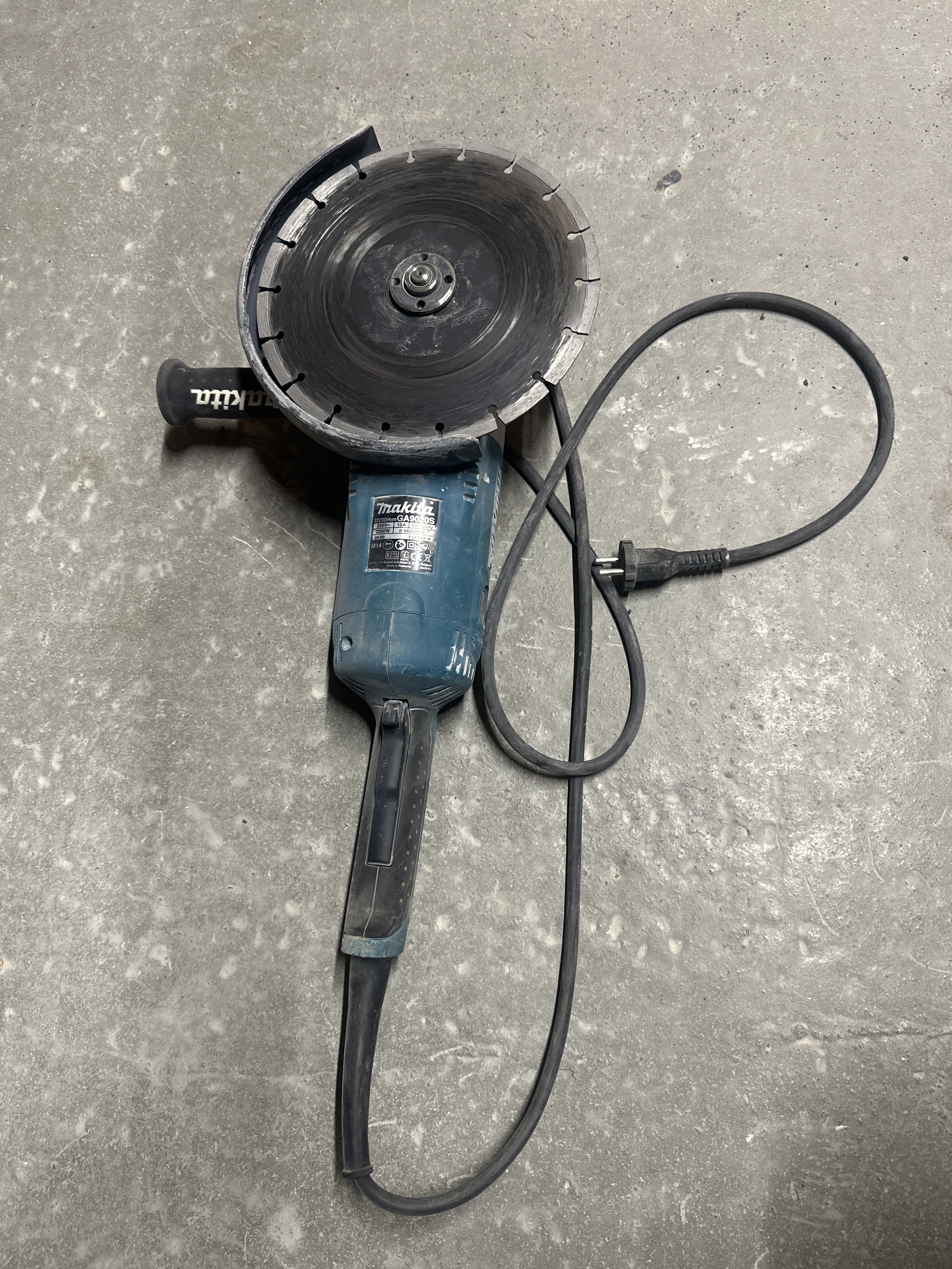 Stor makita vinkelsliper 9tomms