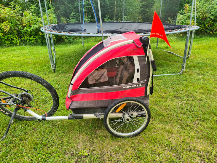 Cykel vagn för 2 barn.