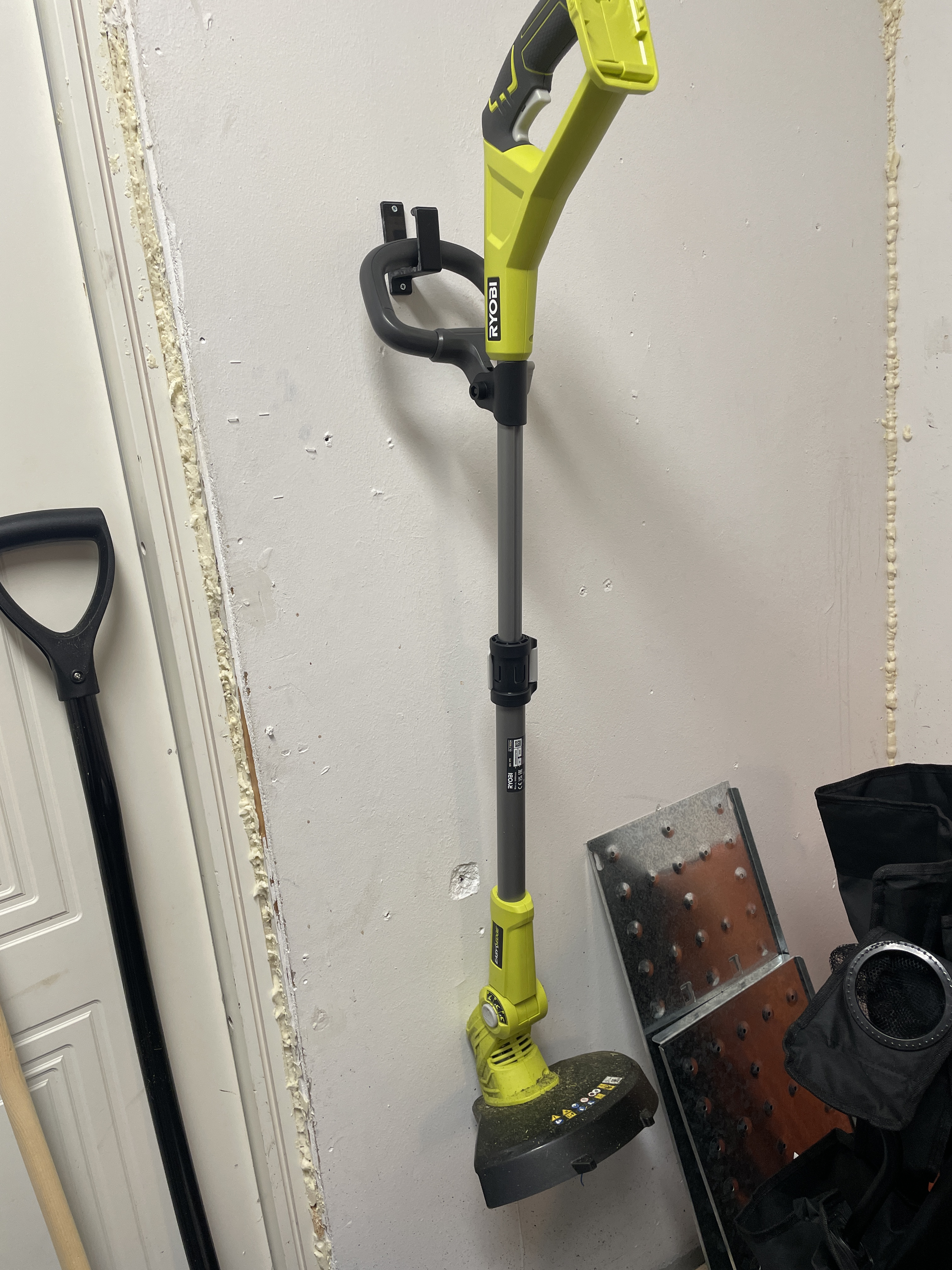 Ryobi kantklipper med batteri (2ah/4ah)