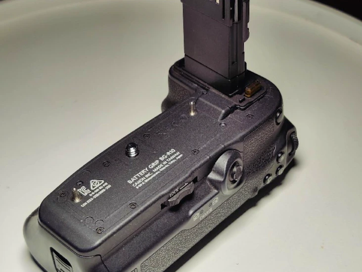 Canon r5/r6/r6ii battery grip bg-r10