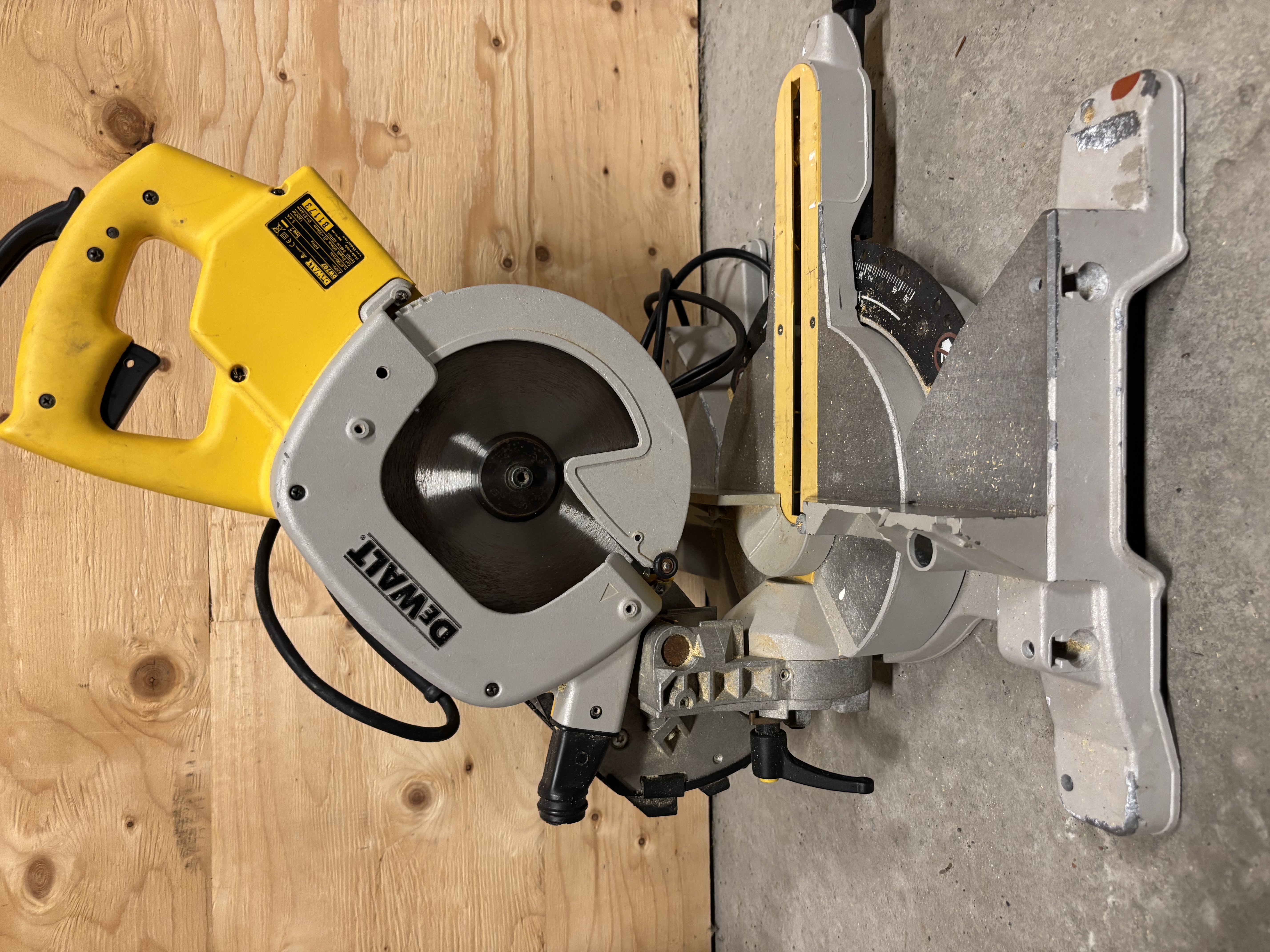 Dewalt kapp & gjærsag