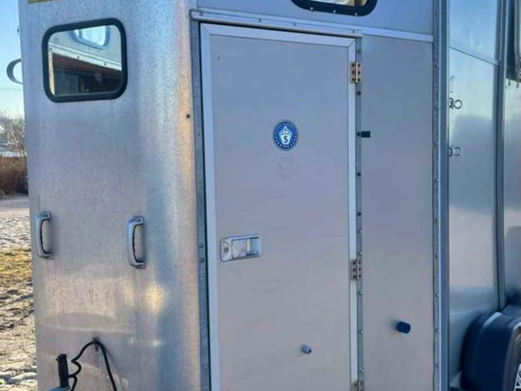 Hästtransport perfekt för unghästar och avelsston